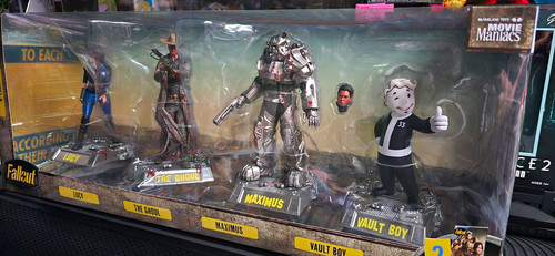 Mcfarlane toys movie - movie, maniacs
