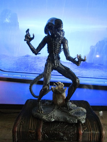 Alien figure mcfarlane toys - figure,